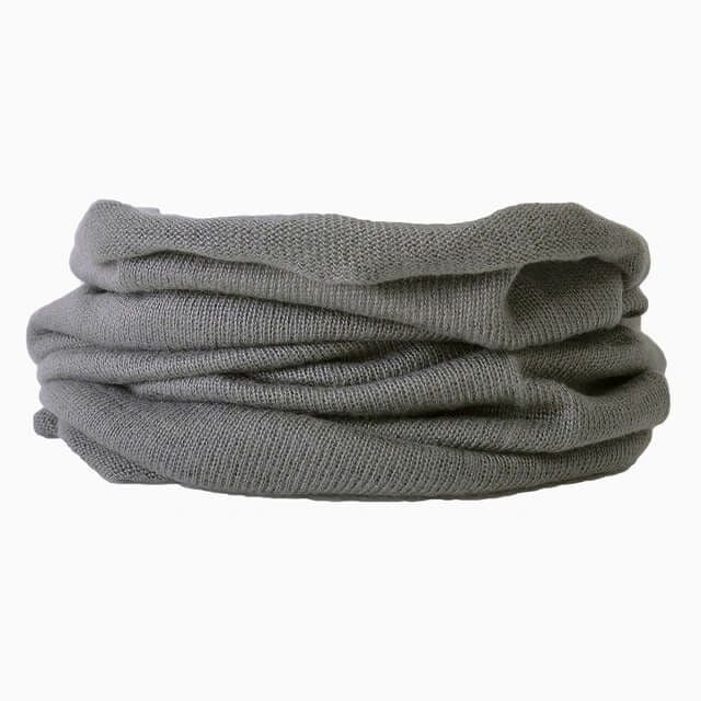 ダークグレーのシルク ふわふわ ネックウォーマー